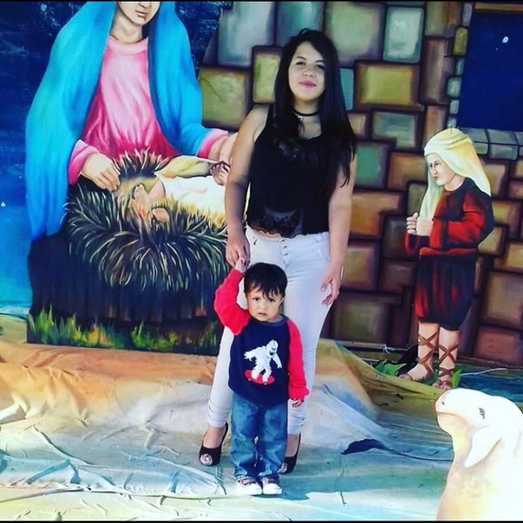 Meet your Posher, Cristina - Picture 2 of 2